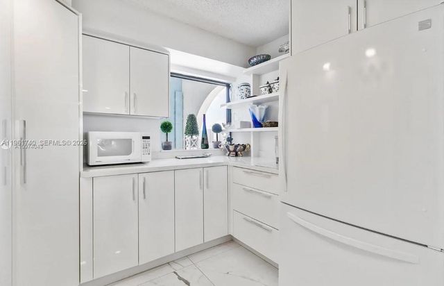 1717 N Bayshore Dr. A-3451, Miami, FL 33132