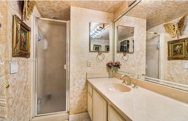 1717 N Bayshore Dr. A-3451, Miami, FL 33132