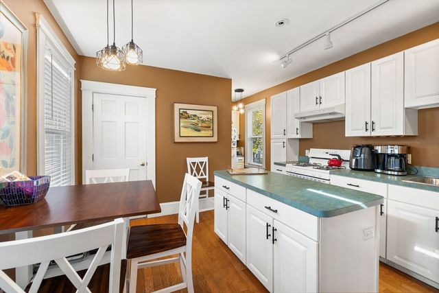 37 M St, Boston, MA 02127