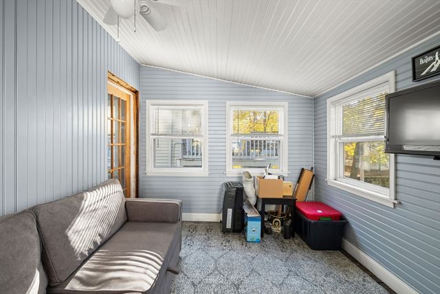 37 M St, Boston, MA 02127