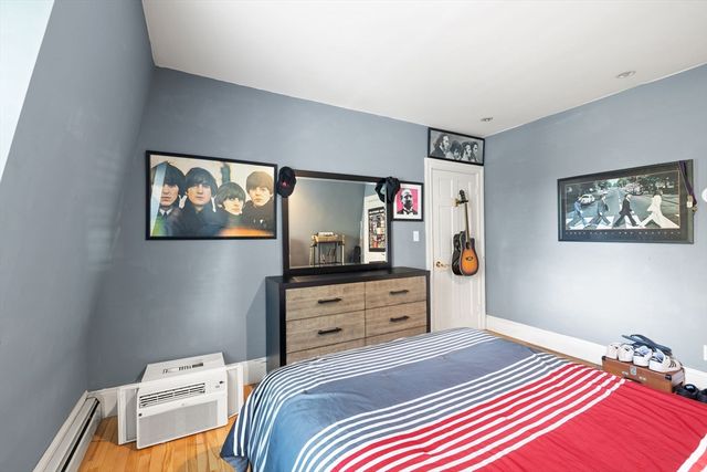 37 M St, Boston, MA 02127