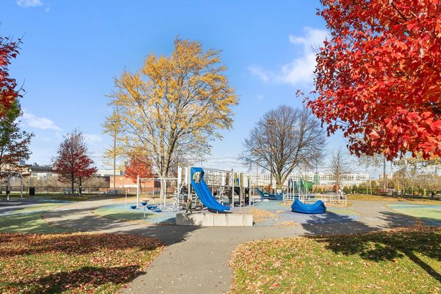 37 M St, Boston, MA 02127