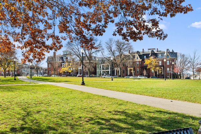 37 M St, Boston, MA 02127