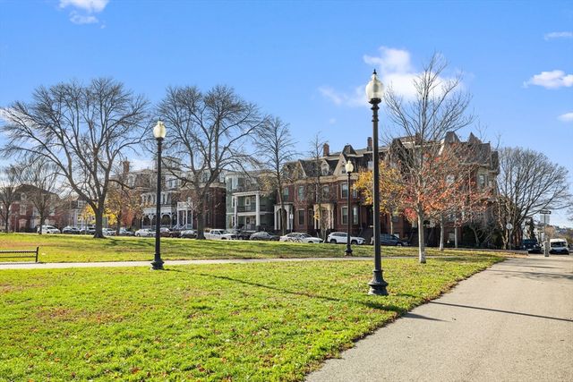 37 M St, Boston, MA 02127