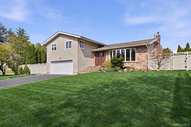1 Ryan Court, Syosset, NY 11791