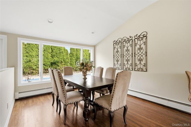 1 Ryan Court, Syosset, NY 11791