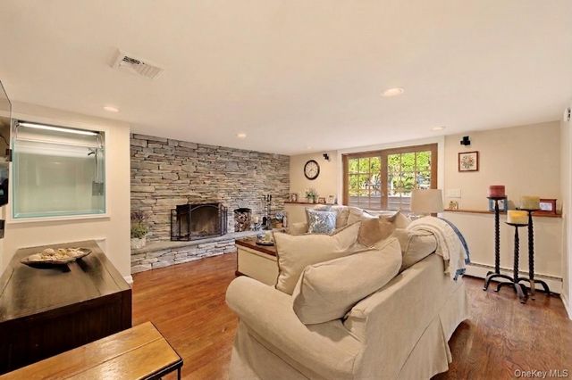 1 Ryan Court, Syosset, NY 11791