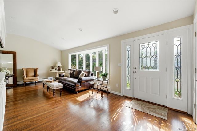 1 Ryan Court, Syosset, NY 11791