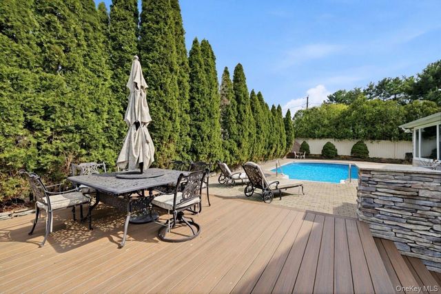1 Ryan Court, Syosset, NY 11791