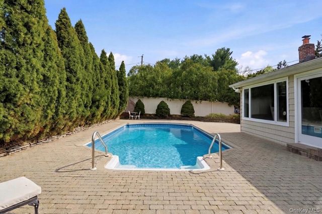 1 Ryan Court, Syosset, NY 11791