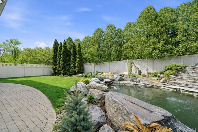 1 Ryan Court, Syosset, NY 11791