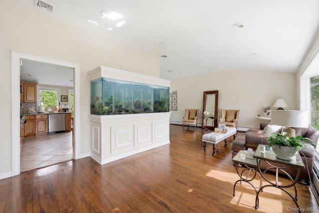 1 Ryan Court, Syosset, NY 11791