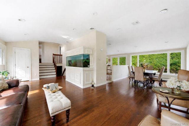 1 Ryan Court, Syosset, NY 11791