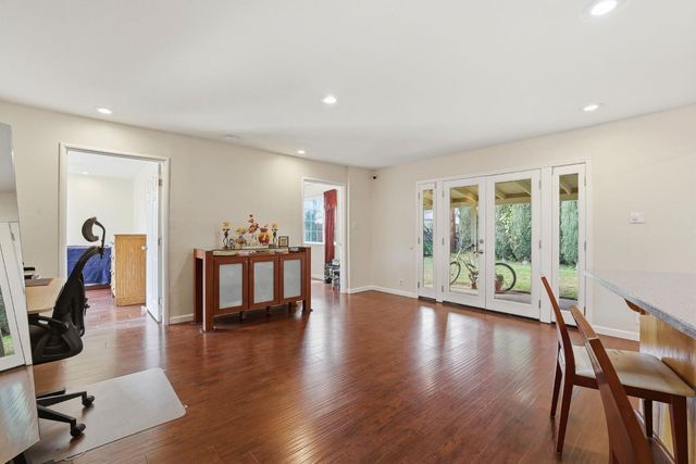 10512 Glenview Way, Rancho Cordova, CA 95670