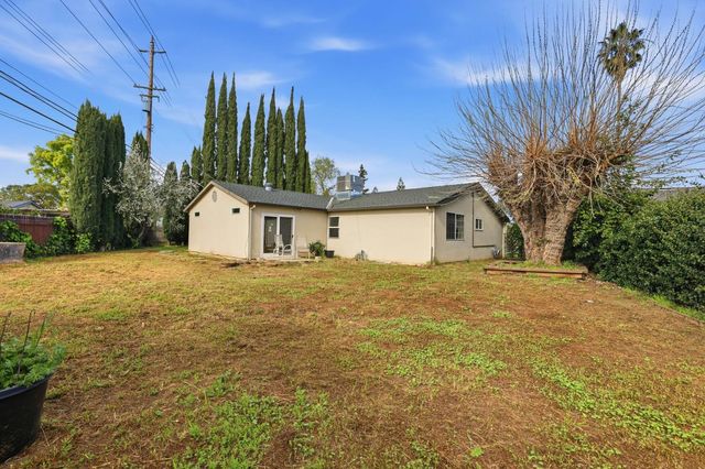 10512 Glenview Way, Rancho Cordova, CA 95670