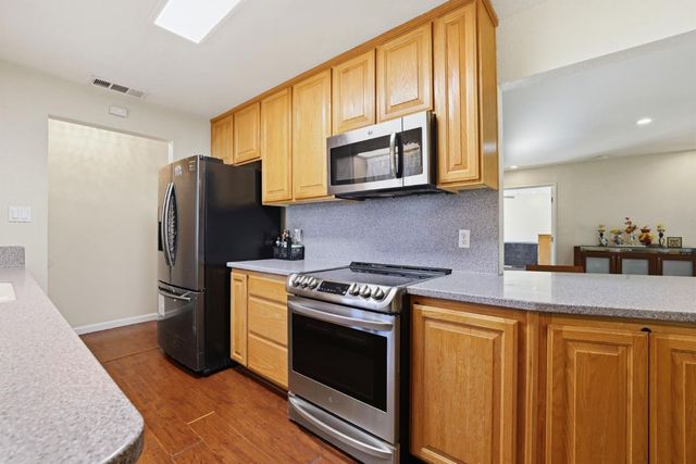 10512 Glenview Way, Rancho Cordova, CA 95670