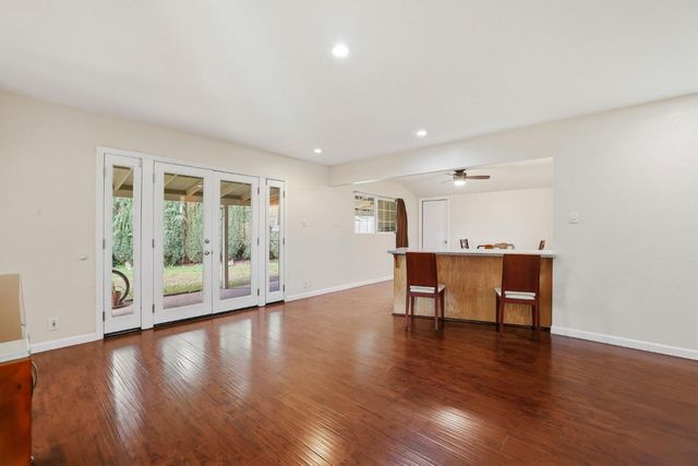 10512 Glenview Way, Rancho Cordova, CA 95670