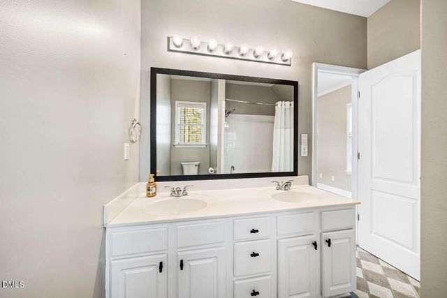 2002 Kelly Glen Drive, Apex, NC 27502