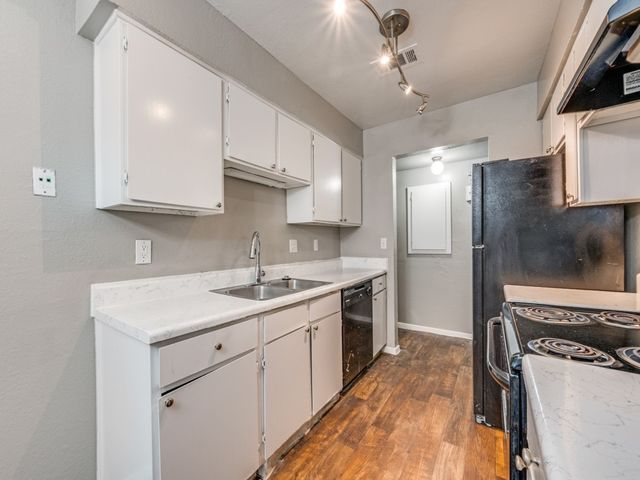 1122 Millview Drive 1103, Arlington, TX 76012