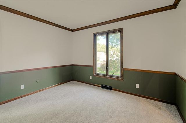 6655 OAK RIDGE Drive, Shawnee, KS 66217