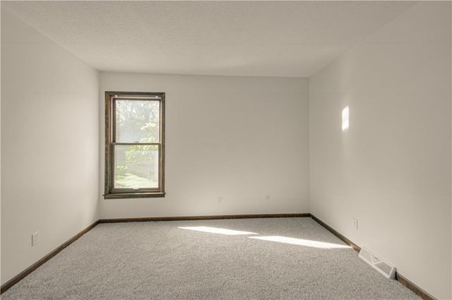 6655 OAK RIDGE Drive, Shawnee, KS 66217