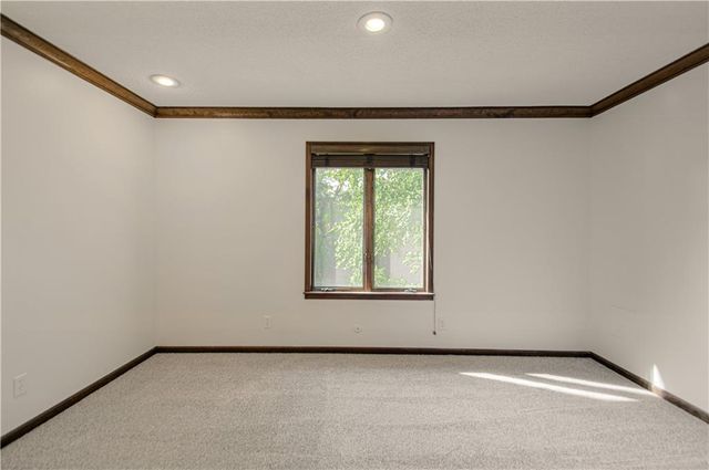 6655 OAK RIDGE Drive, Shawnee, KS 66217