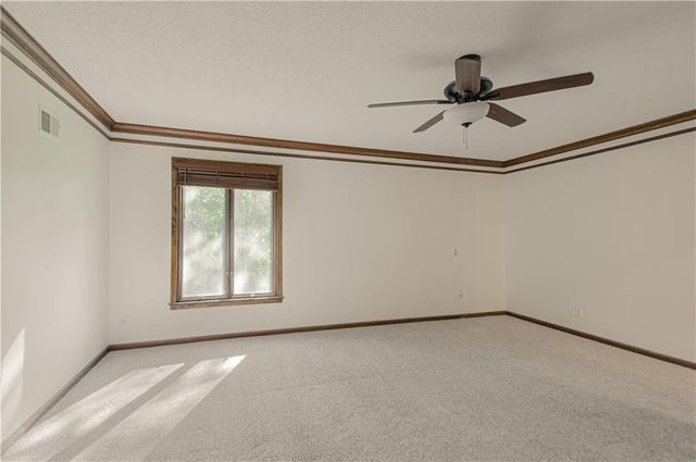 6655 OAK RIDGE Drive, Shawnee, KS 66217
