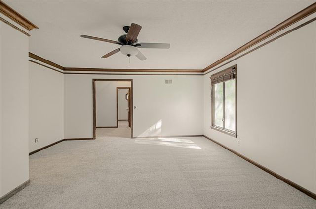 6655 OAK RIDGE Drive, Shawnee, KS 66217