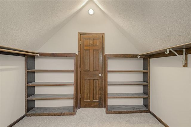 6655 OAK RIDGE Drive, Shawnee, KS 66217