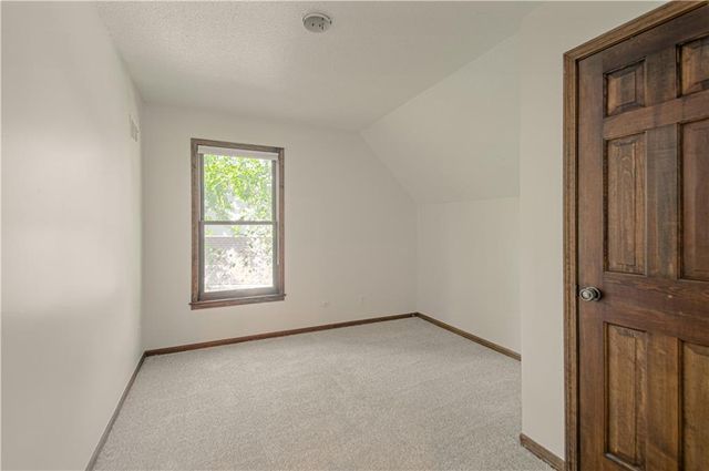 6655 OAK RIDGE Drive, Shawnee, KS 66217