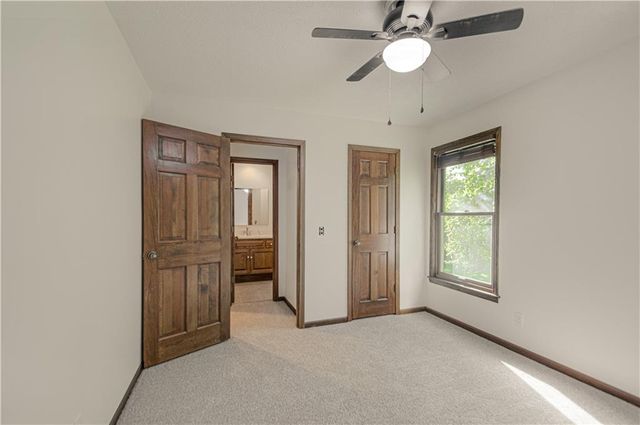 6655 OAK RIDGE Drive, Shawnee, KS 66217