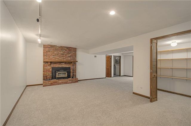 6655 OAK RIDGE Drive, Shawnee, KS 66217