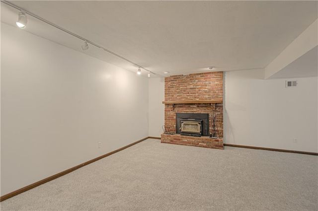 6655 OAK RIDGE Drive, Shawnee, KS 66217
