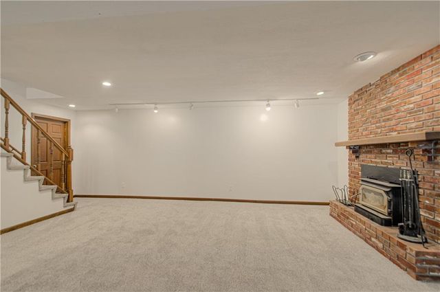 6655 OAK RIDGE Drive, Shawnee, KS 66217