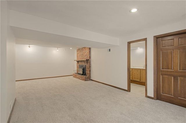6655 OAK RIDGE Drive, Shawnee, KS 66217