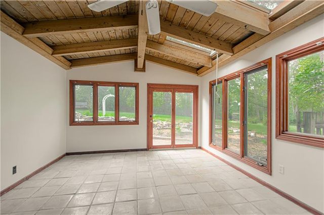 6655 OAK RIDGE Drive, Shawnee, KS 66217