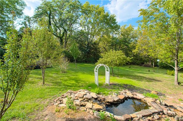 6655 OAK RIDGE Drive, Shawnee, KS 66217