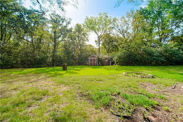 6655 OAK RIDGE Drive, Shawnee, KS 66217