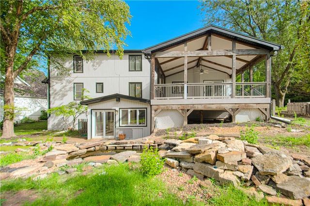 6655 OAK RIDGE Drive, Shawnee, KS 66217