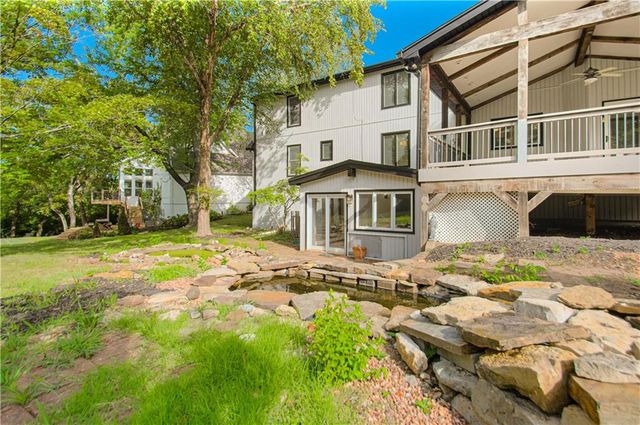 6655 OAK RIDGE Drive, Shawnee, KS 66217
