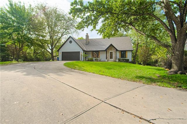6655 OAK RIDGE Drive, Shawnee, KS 66217