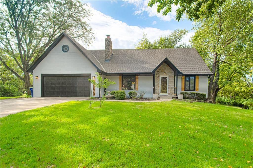 6655 OAK RIDGE Drive, Shawnee, KS 66217