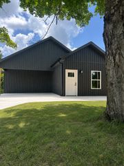 312 1st Ave, Lawrenceburg, TN 38464