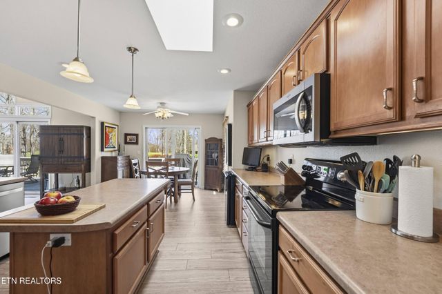 21 Lexham Court, Crossville, TN 38558