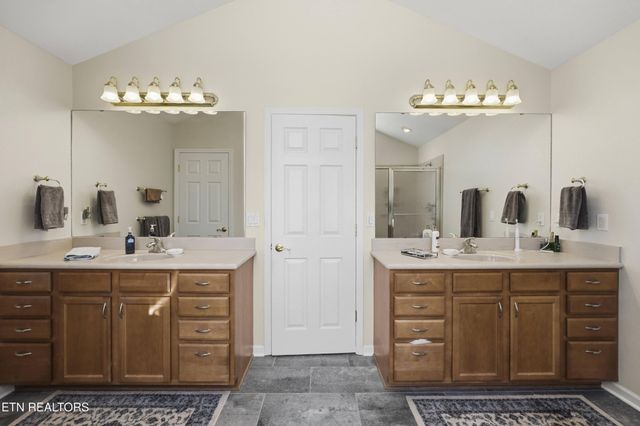 21 Lexham Court, Crossville, TN 38558