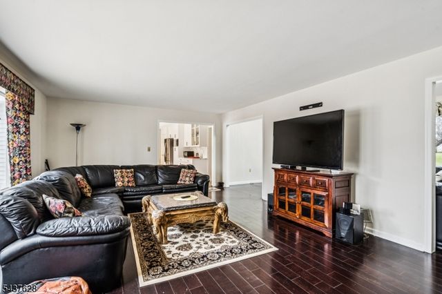 3 Shira Ln, Manalapan Twp., NJ 07726