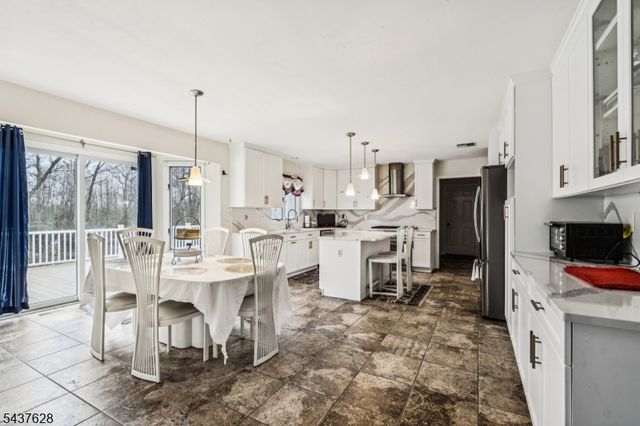 3 Shira Ln, Manalapan Twp., NJ 07726
