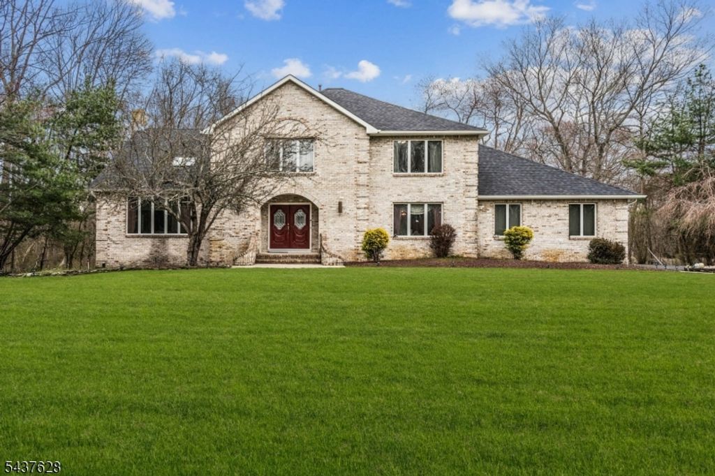 3 Shira Ln, Manalapan Twp., NJ 07726