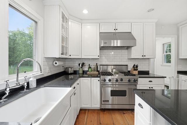 25 Houghton Rd, Princeton, MA 01541