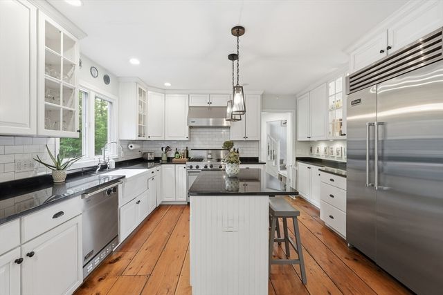 25 Houghton Rd, Princeton, MA 01541